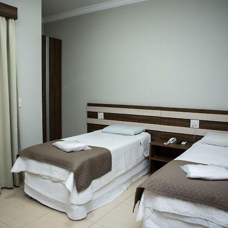 Hotel Avenida Joao Pinheiro Екстериор снимка