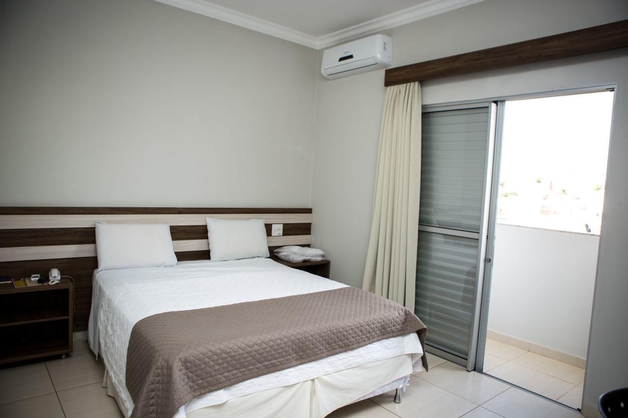 Hotel Avenida Joao Pinheiro Екстериор снимка