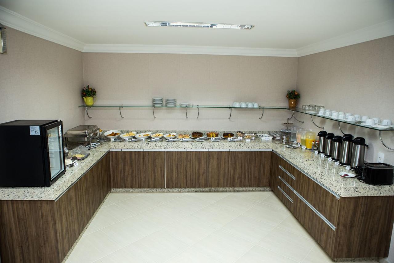 Hotel Avenida Joao Pinheiro Екстериор снимка
